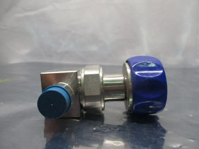 Клапан Swagelok 6LVV-DPRVR4-P-1 Manual Valve, 1/4" Company