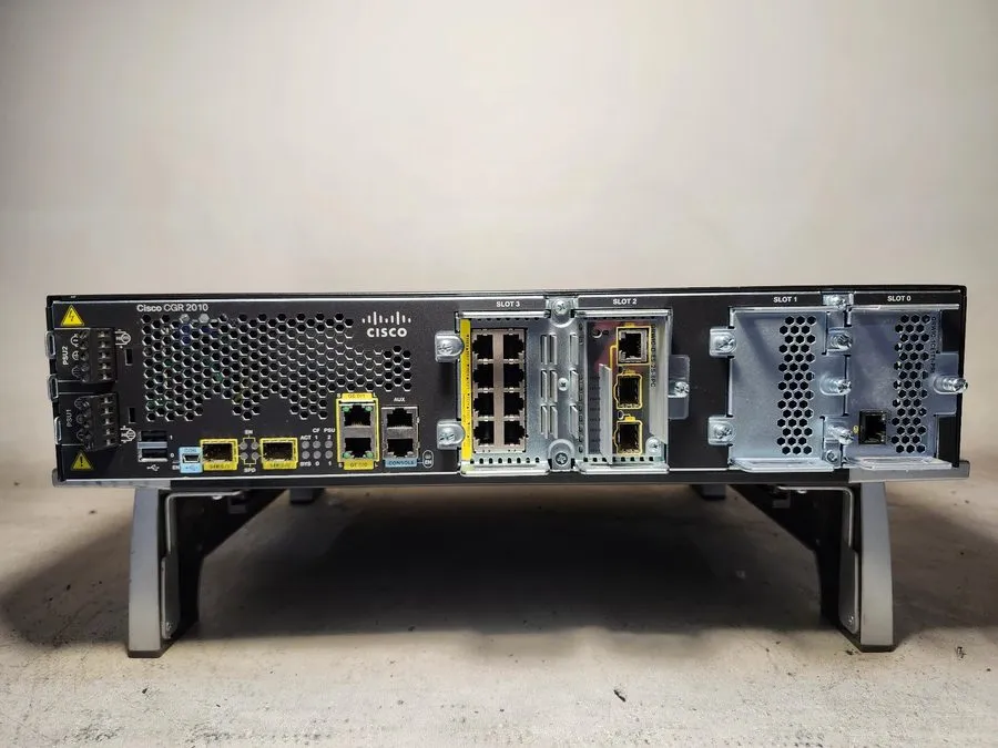 Маршрутизатор Cisco 2000 CGR-2010/K9 V03 10-Port 2U Connected Grid Router 4x PoE