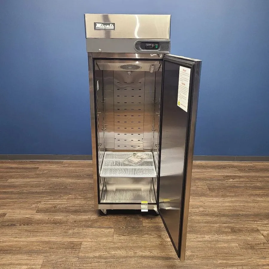 Холодильный шкаф Migali C-1R-HC 28" One Section Reach-In Refrigerator w/ Solid R
