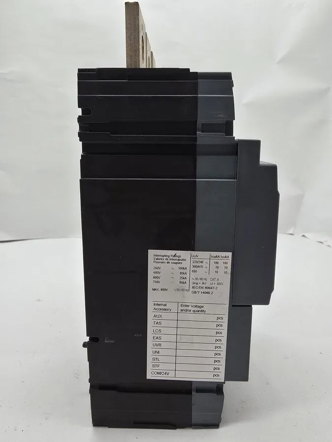 Автоматический выключатель Siemens 3VA5222-6EC31-0AA0 225 Amp 3-Pole Molded Case