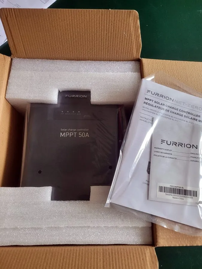 Аккумулятор Furrion® #FSCC60PSW-BL 50A Wall Mount MPPT Solar Charge Controller # — фото лота 1