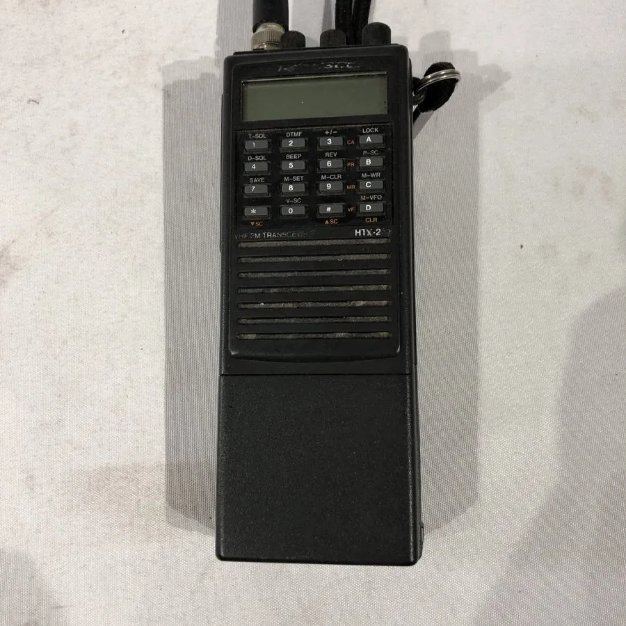 Радиостанция 4 X Realistic/Radio Shack 2 Meter HTX-202 Ham Radios