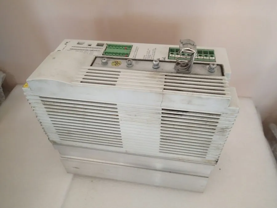 Сервопривод LENZE INVERTER EVF8217-E SERVO DRIVE