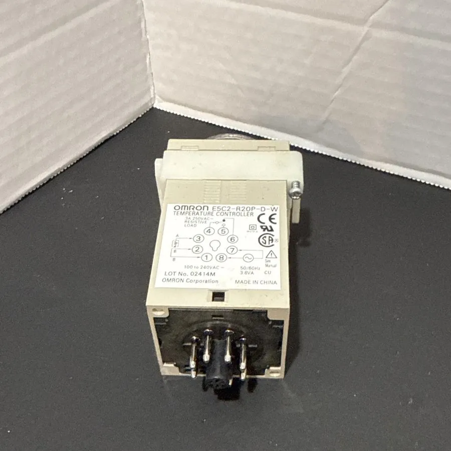 Датчик температуры Omron E5C2-R20P-D-W 100-120VAC Temperature Controller, Japan