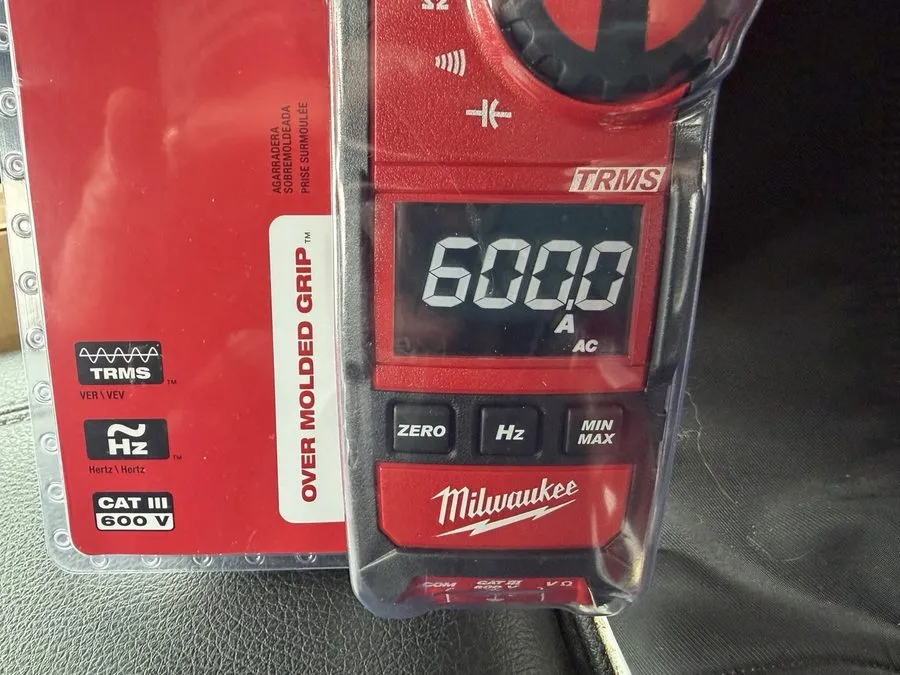 Тестер Milwaukee 2237-20 600V AC/DC Digital Clamp Meter HVAC/R