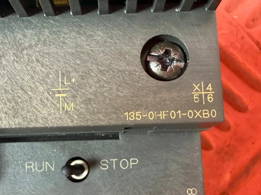Модуль ввода-вывода Siemens 6ES7 135-0HF01-0XB0 + 193-0CD40-0XA0 Simatic S7 ET20 — фото лота 1