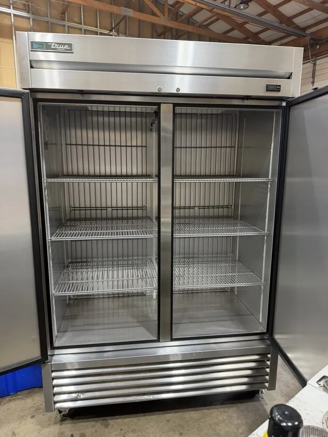 Холодильный шкаф TRUE T-49-HC Two Doors Reach-In Refrigerator Stainless Steel