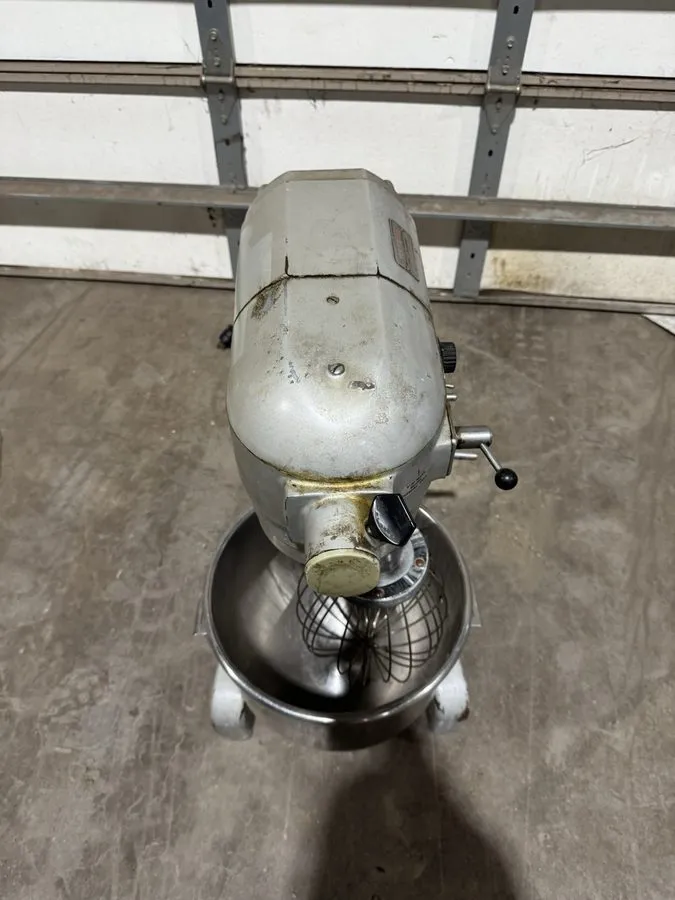 Миксер Hobart A-200T 20 qt Commercial Dough Mixer With Bowl 3 Speed Timer