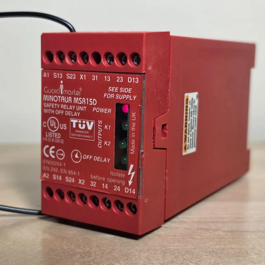 Реле безопасности Allen Bradley MSR15D Safety Relay 440R-M23048 24V AC DC — фото лота 1