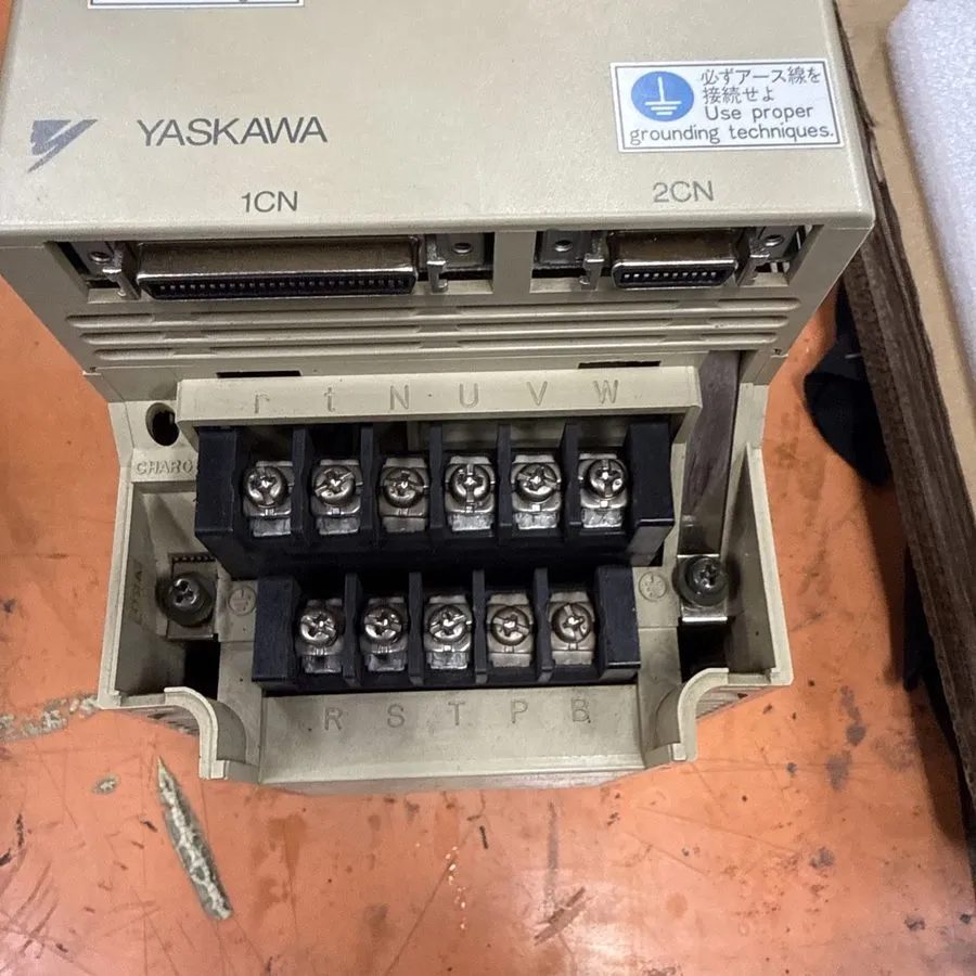 Сервопривод YASKAWA SGDB-10ADG servopack 0.85kw 1.14hp