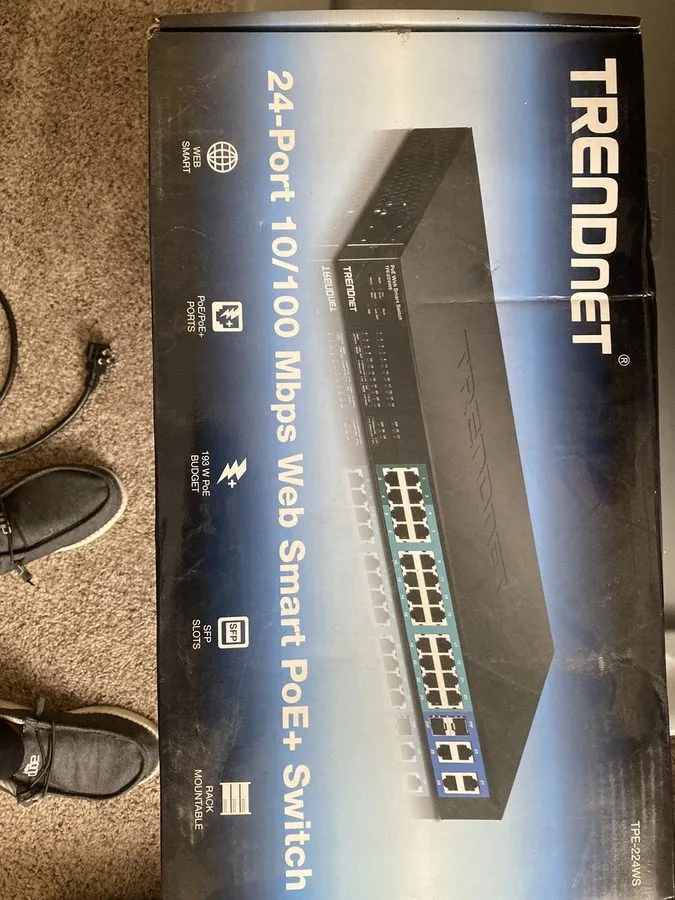 Коммутатор TRENDnet TPE-224WS 24-Port 10/100 Web Smart PoE+ Switch 193W SFP