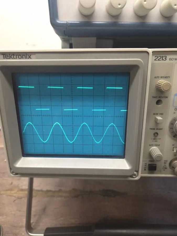 Осциллограф Tektronix 2213 Analog Oscilloscope 60MHz 2 ch