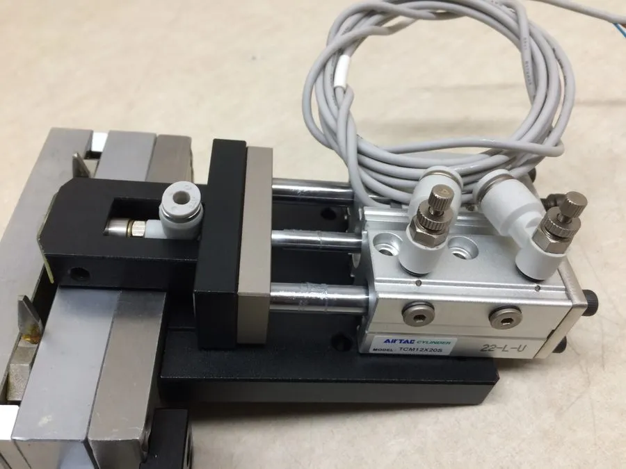 Пневмоцилиндр Airtac TCM12X20S Pneumatic Cylinder Pusher Stop CMSG Sensor
