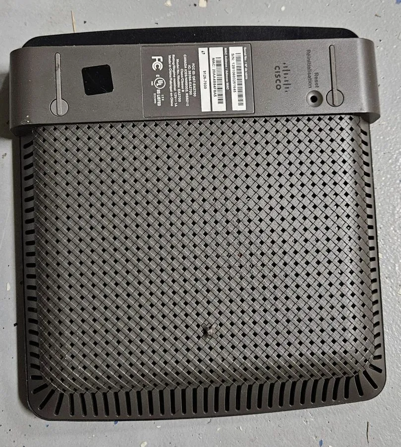 Маршрутизатор Cisco Linksys EA2700 300 Mbps 4-Port Gigabit Wireless N Router