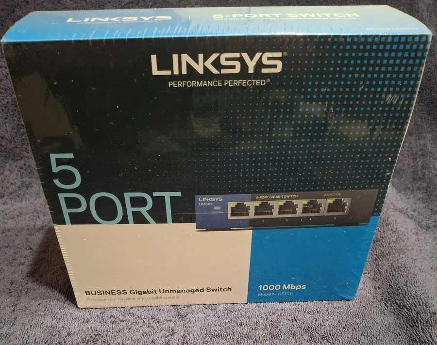 Коммутатор Linksys LGS105 5-Port Gigabit Desktop Ethernet Network Switch