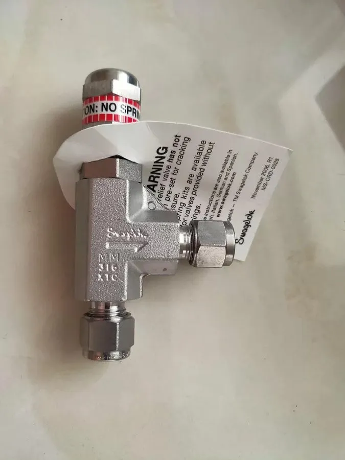 Клапан Swagelok SS-8R3A-MM Unloading valve/b