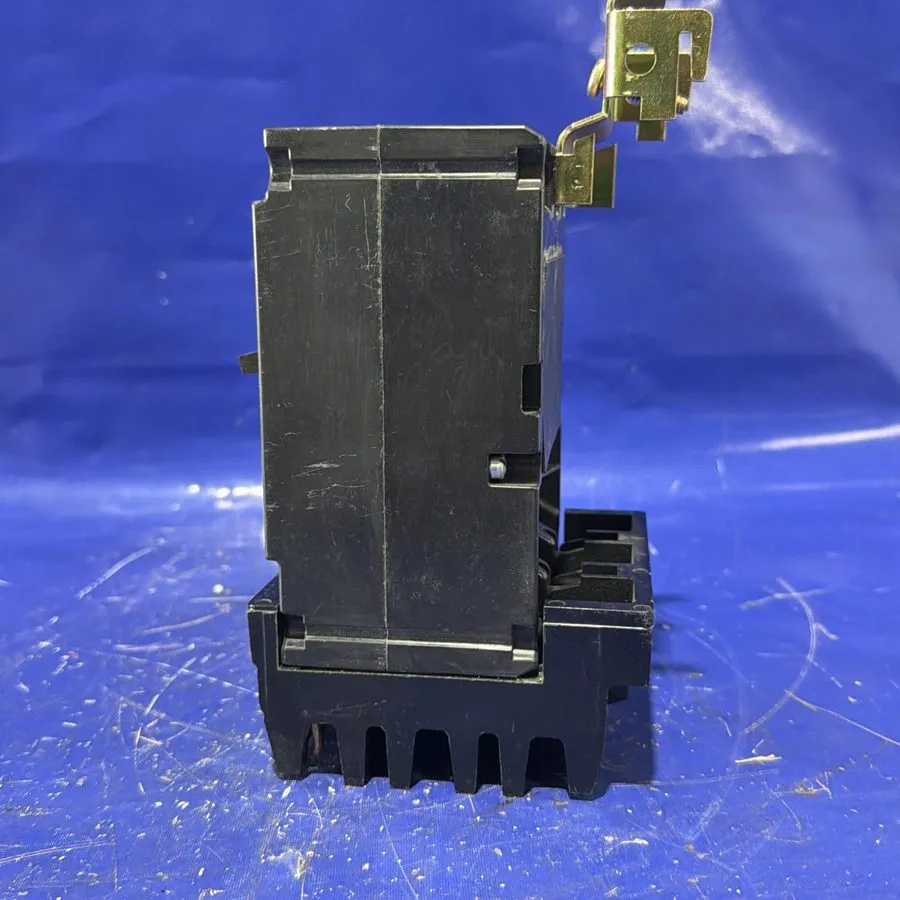 Автоматический выключатель SQUARE D FC34045 3P 45 AMP 480V I LINE CIRCUIT BREAKE — фото лота 2