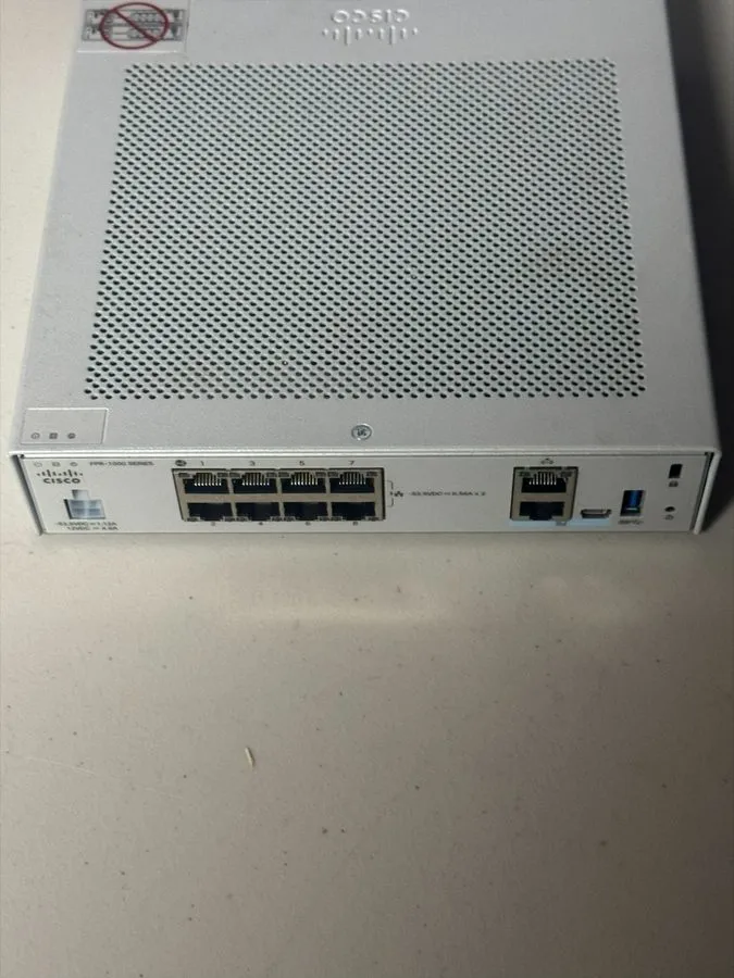 Межсетевой экран Cisco FPR-1010 V01 Firepower 1010 Firewall 8-Port GbE 2x PoE+ L