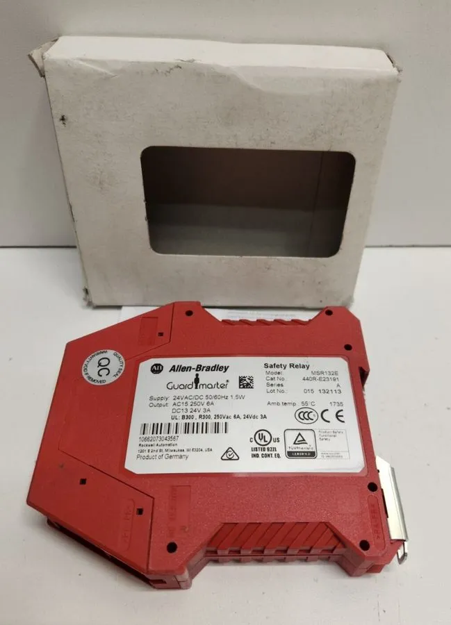 Реле безопасности Allen Bradley 440R-E23191 MSR132E Guardmaster Safety Relay 24V