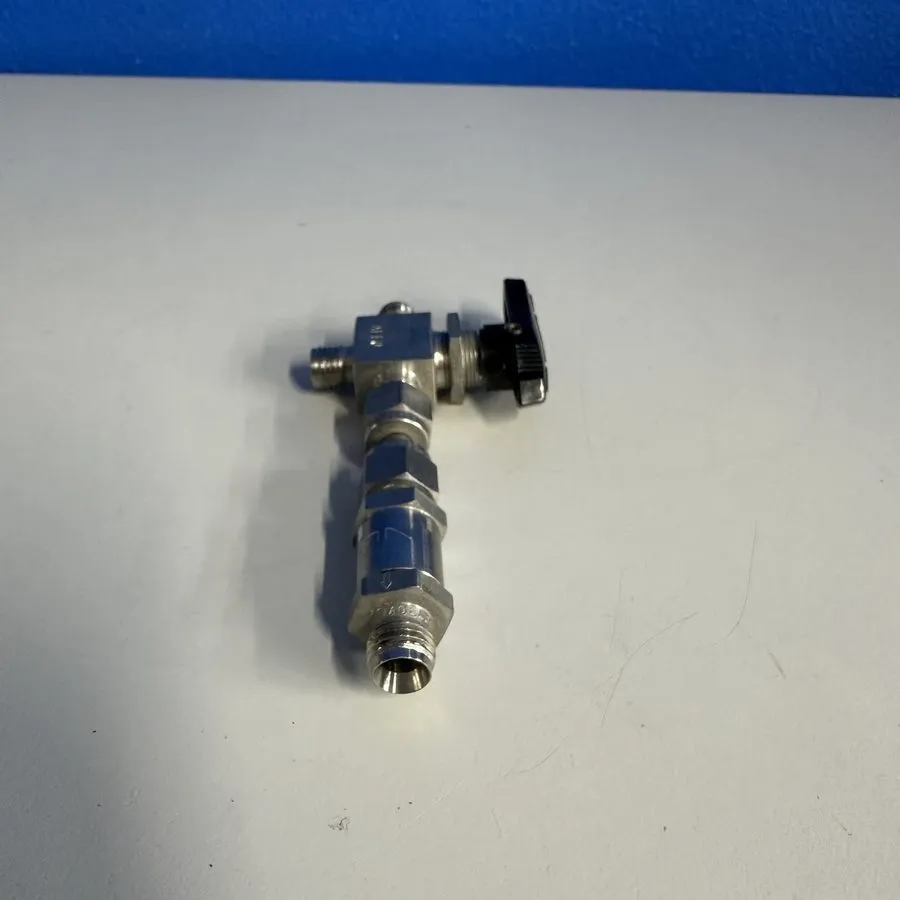 Клапан Swagelok SS-42XS4 1/4" 316 SS 3-Way Ball Valve 2500 PSI Tube Fitting