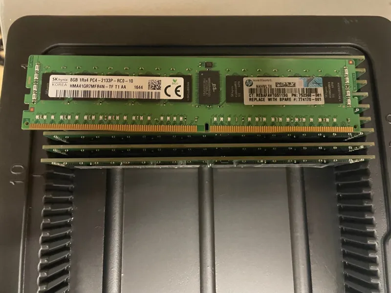 Модуль памяти HMA41GR7MFR4N-TF Hynix 8GB DDR4 Registered ECC PC4-17000 2133Mhz 1