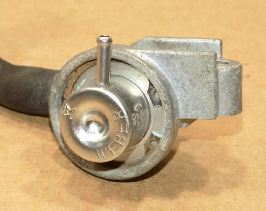 Насос Bosch Ducati Gas Fuel Petrol Tank Pump Pressure Regulator 3.0 Bar 28340031