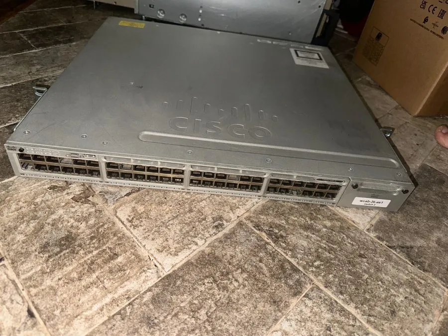 Коммутатор Cisco WS-C3850-48T-L 48 Port Gigabit Switch w/ C3850-NM-2-10G