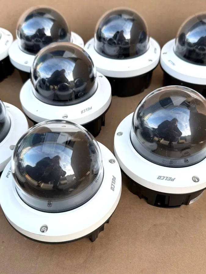 Камера PELCO IMP221A-1IS Pro2 IND Dome POE24V12V 2MP Camera