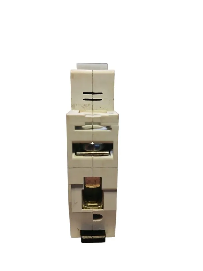 Автоматический выключатель Allen Bradley 1492-SP1C100 Ser C 10 AMP Circuit Break