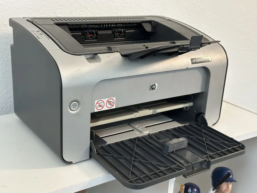 Лазерный принтер HP LaserJet P1006 Laser Printer in Great shape/ Low Page count