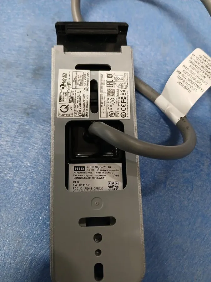 Оборудование видеонаблюдения HID 20NKS-02-000000 Signo 20 Mullion Smartcard Narr — фото лота 1