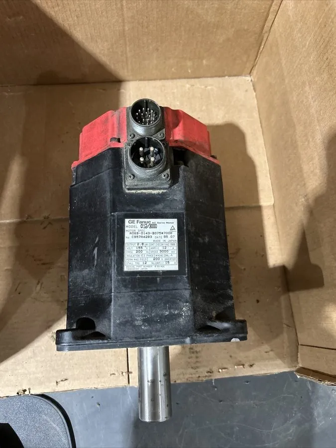 Серводвигатель GE FANUC AC SERVO MOTOR A06B-0143-B075#7008 A12/3000 3PH 2.8KW 30