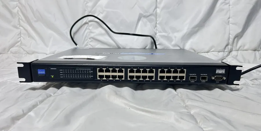 Коммутатор Linksys SRW2024 24 Port 10/100/1000 Gigabit Ethernet Network Switch