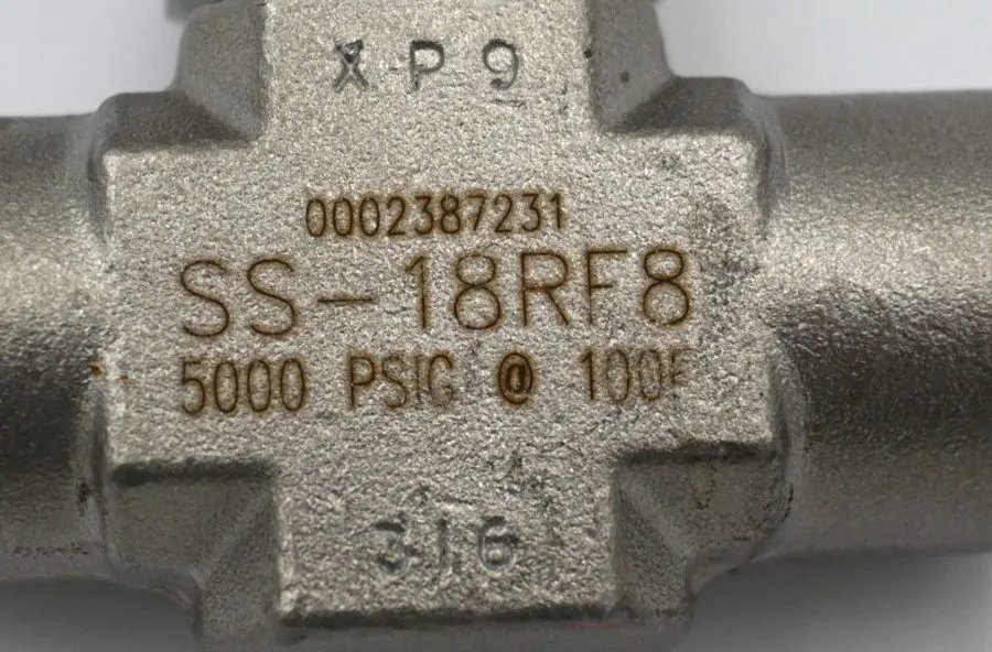 Клапан Swagelok Needle valve, 18 series, 1/2" FNPT ends, SS-18RF8