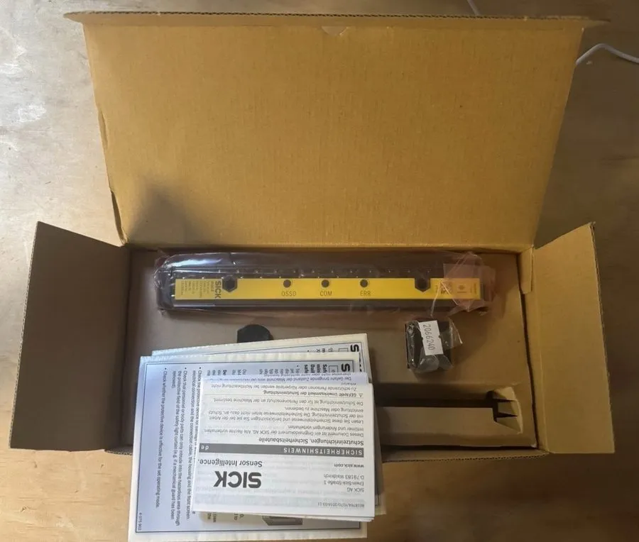 Световая завеса SICK C4M-EB0221A1BB0 1060618 SAFETY LIGHT CURTAIN MAC4 Shipping — фото лота 1