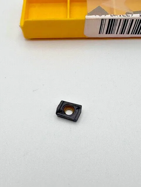Режущий инструмент Kennametal DFR030204MD Indexable Carbide Drilling Insert KCPK — фото лота 2