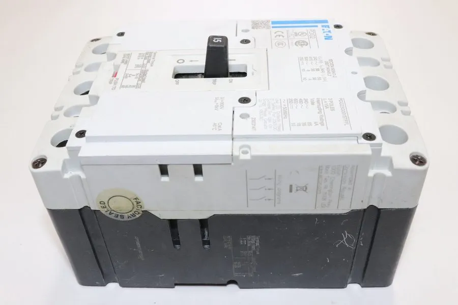 Автоматический выключатель Eaton PDG2 PDG23G0015TFFL Circuit Breaker 15A 3-Pole 