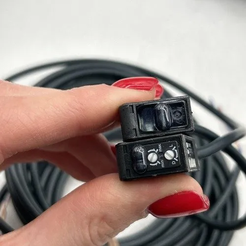Датчик Omron E3Z-T61-D Sensor 12 To 24 VDC — фото лота 2