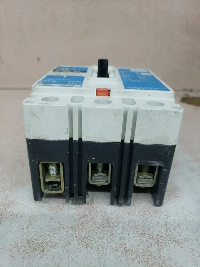 Автоматический выключатель Cutler Hammer HFD3015 3 Pole 15 Amp 600 Volt 65kA@480