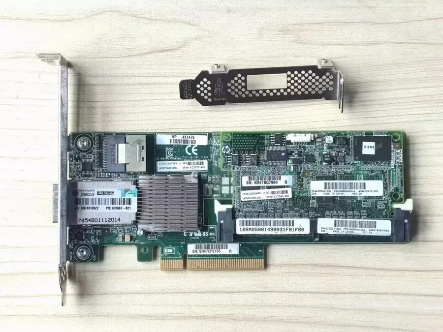Контроллер HP 633537-001 Smart Array P222 1GB FBWC 1-Port PCI-E SAS RAID Control