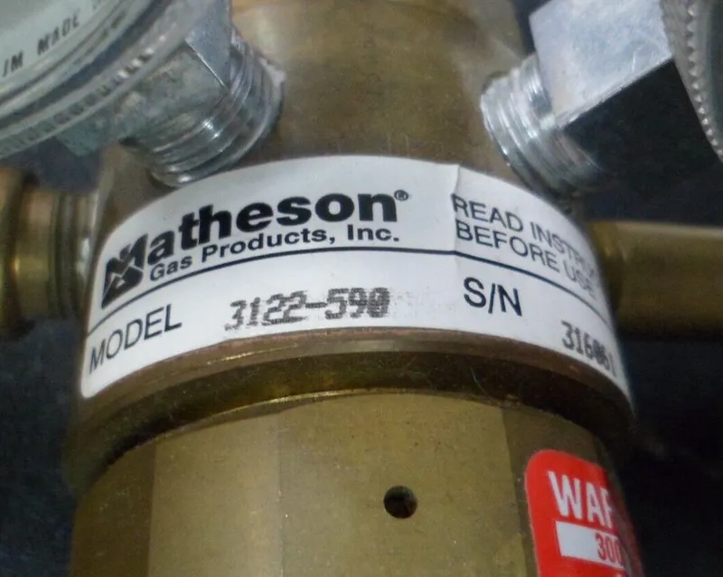 Трубопроводная арматура Matheson Model 3122-590 Pressure Regulator Max Inlet Pre — фото лота 1
