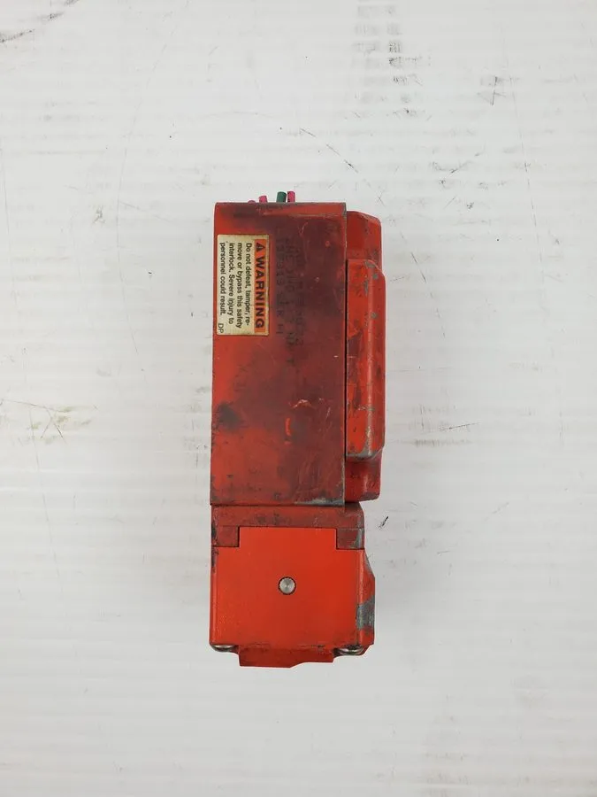 Реле безопасности Allen Bradley 440K-MT55022 MT-GD2 Guardmaster Safety Interlock