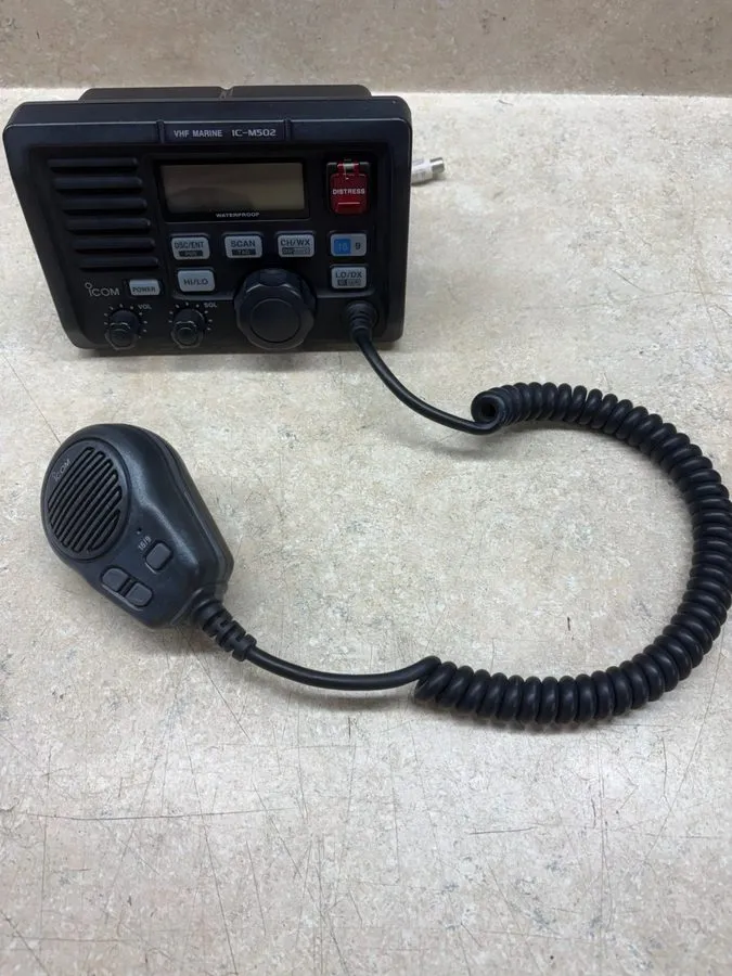 Радиостанция ICOM VHF MARINE BOAT RADIO TRANSCEIVER IC-M502 A W/ HM-144B FIST MI
