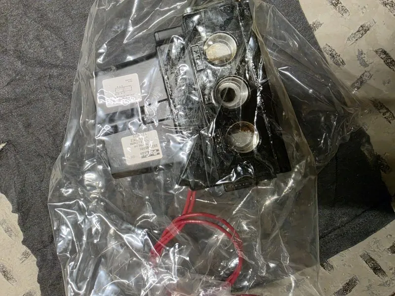 Электромагнитный клапан Parker SS20205001 Pneumatic Solenoid Valve 120v-ac 1/2in — фото лота 2