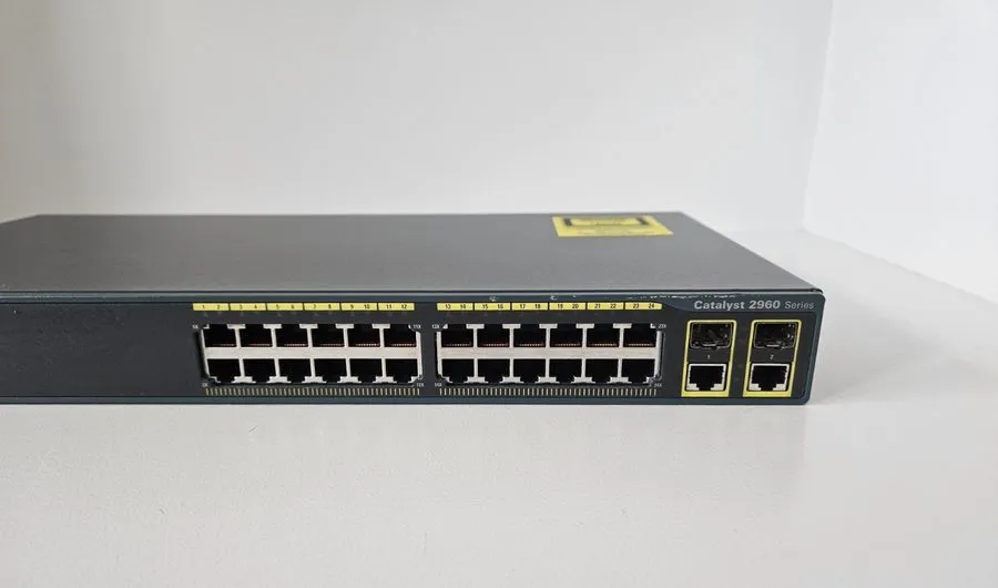 Коммутатор CISCO CATALYST 2960 SERIES 24-PORT SWITCH 100-240 VAC WS-C2960-24TC-L
