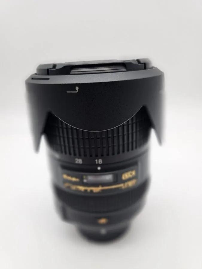 Объектив Nikon AF-S DX NIKKOR 18-140mm f / 3.5-5.6G ED VR AFSDXVR18-140G