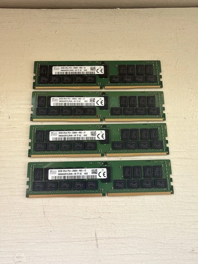 Модуль памяти 128GB 4x32GB DDR4-2666 PC4-21300 RDIMM Server RAM SK hynix HMA84GR