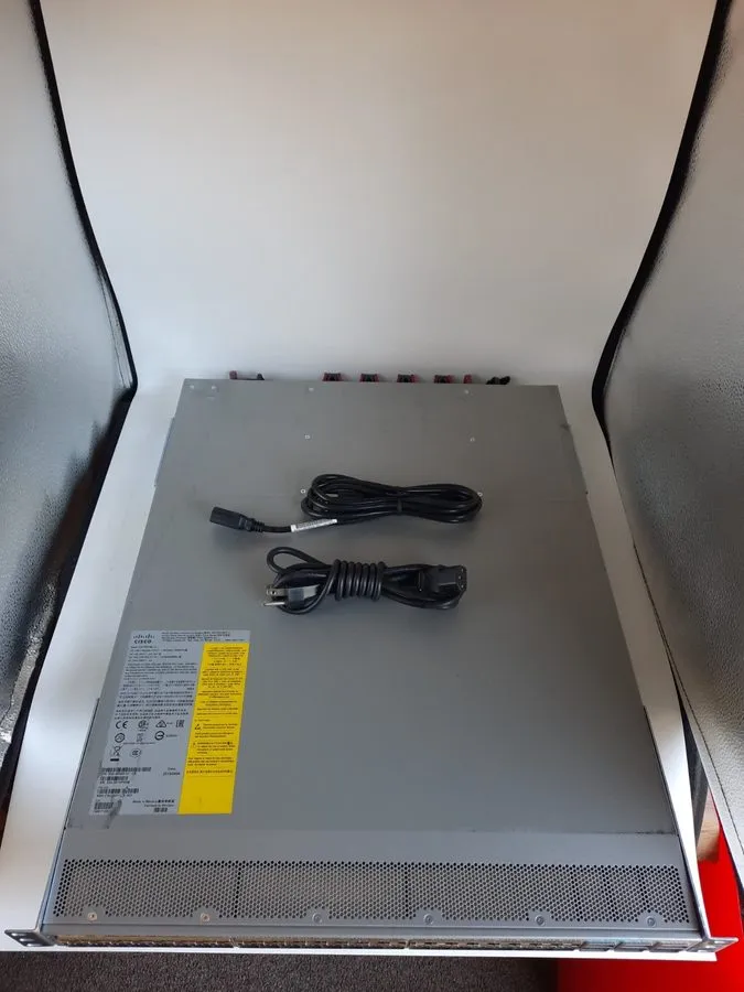 Коммутатор Cisco Nexus N9K-C92160YC-X Power Supplies and Power Cords Included