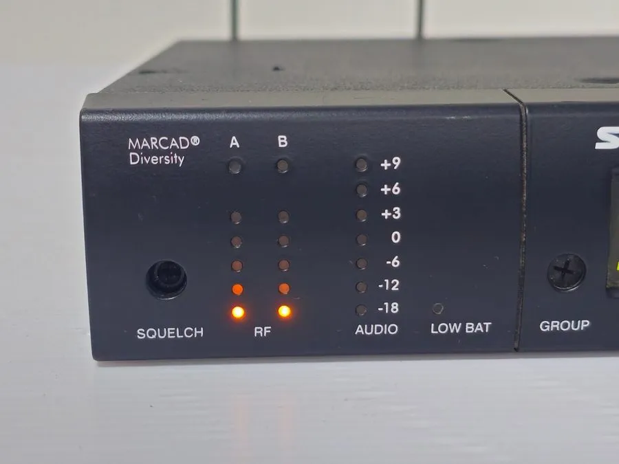 Радиосистема Shure UC4-UA Wireless Microphone Receiver Frq 782-806 MHz w Adaptor