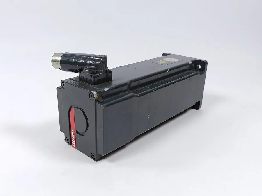 Серводвигатель Beckhoff AM8032-0E21-0000 Servo Motor 2.37Nm 1.38kW